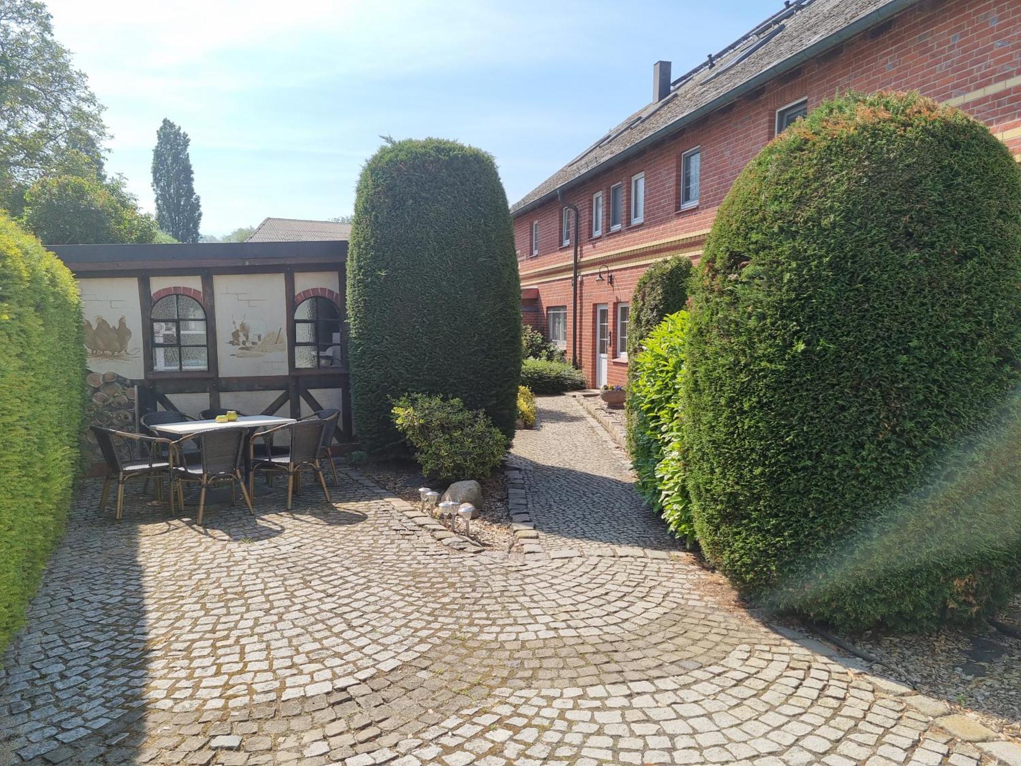 Ferienwohnungen Springer In Schoenefeld Ot Grossziethen Div Apartments Fuer Bis Zu 6 Personen ภายนอก รูปภาพ